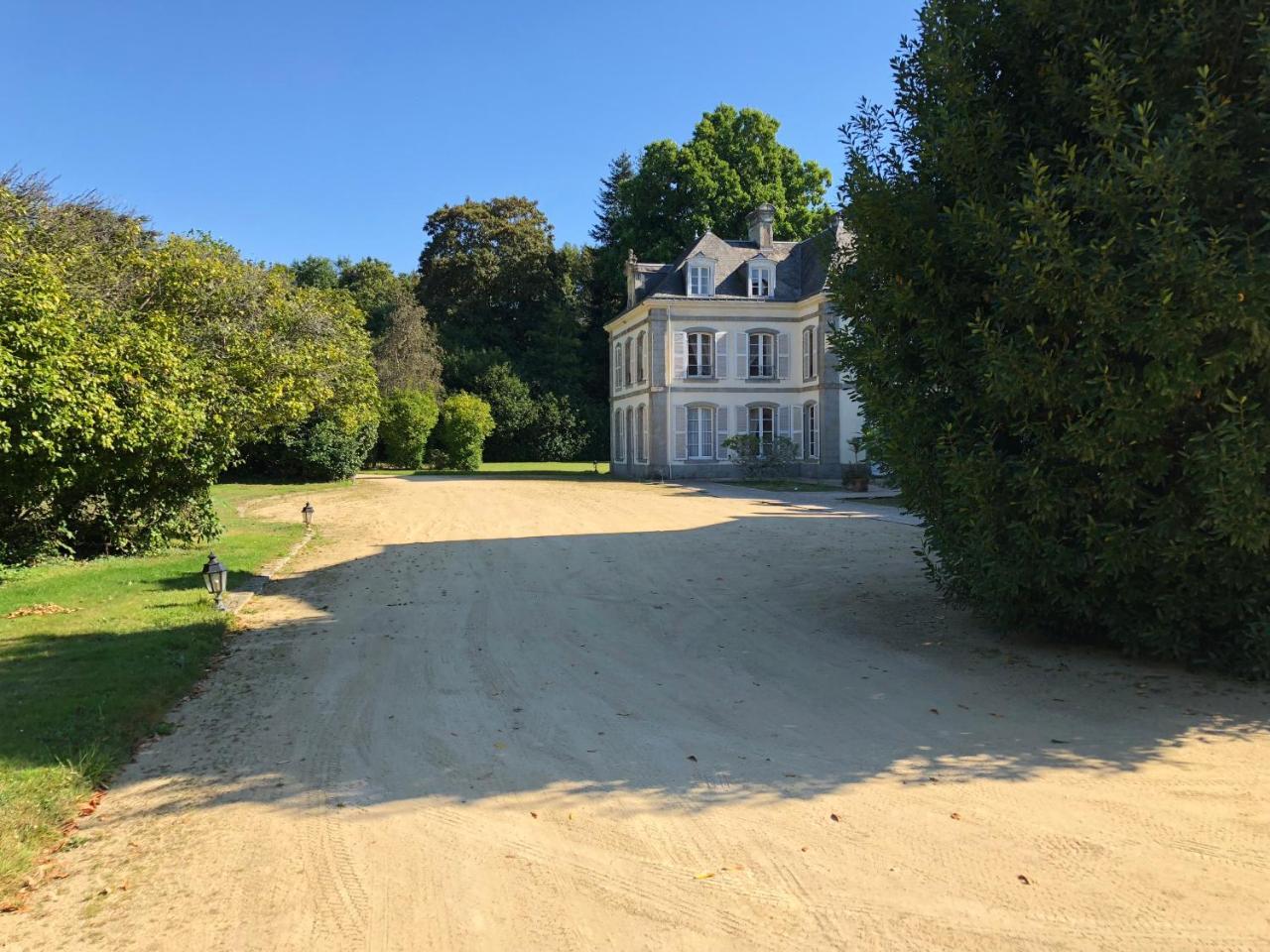 Bed & Breakfast Chateau De Lannouan Landévant
